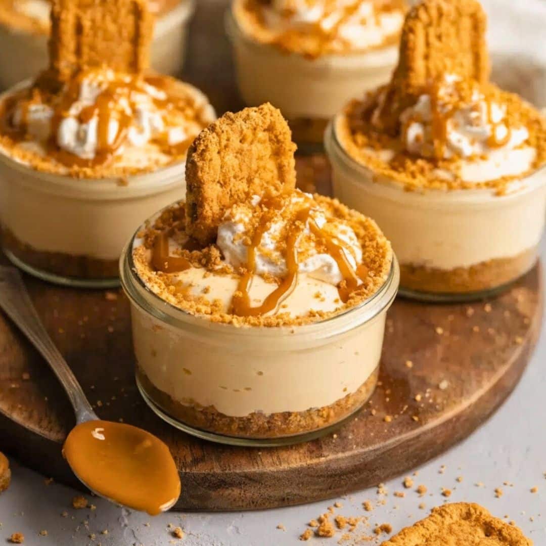Easy No-Bake Biscoff Cheesecake Cups