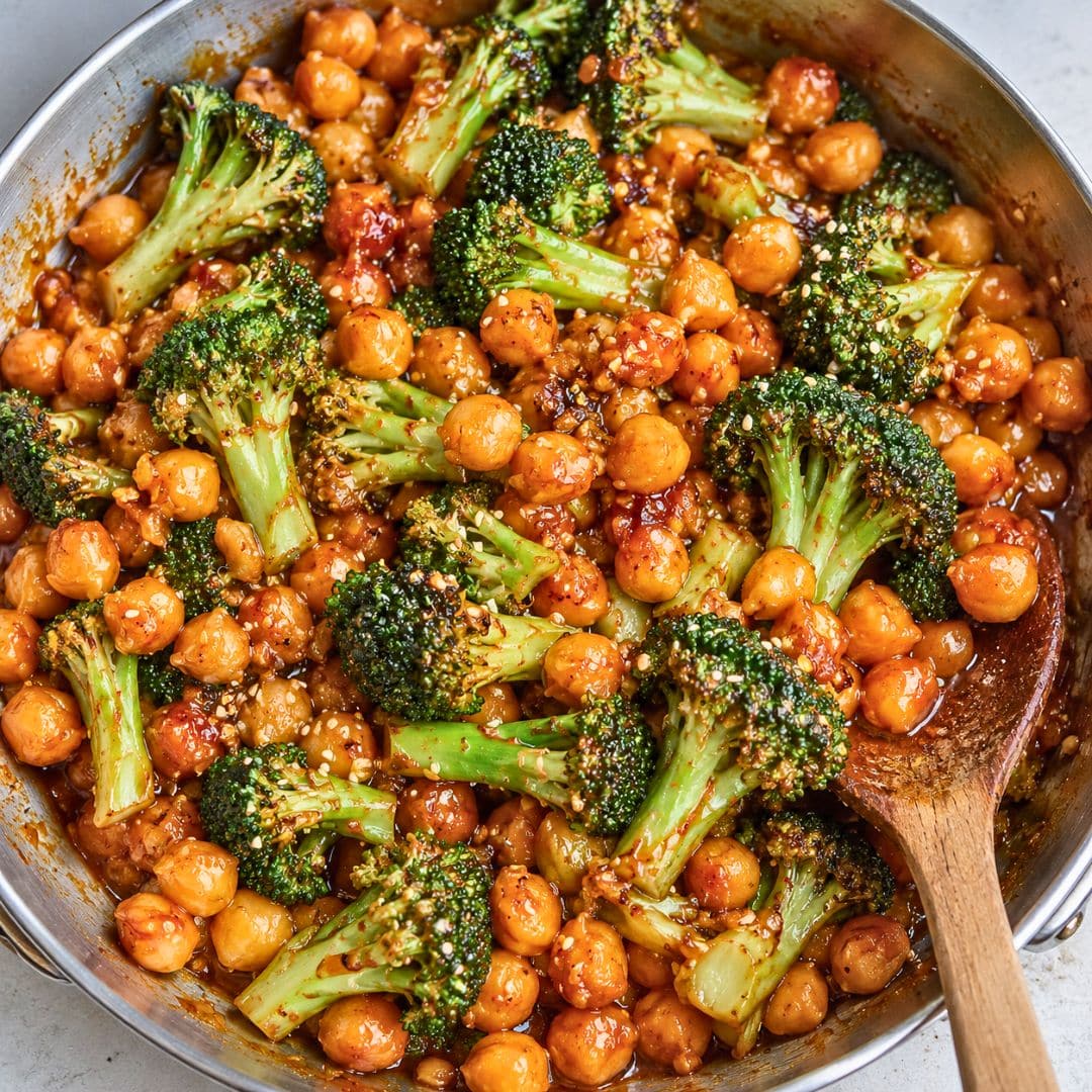 Sticky Sesame Chickpeas & Broccoli